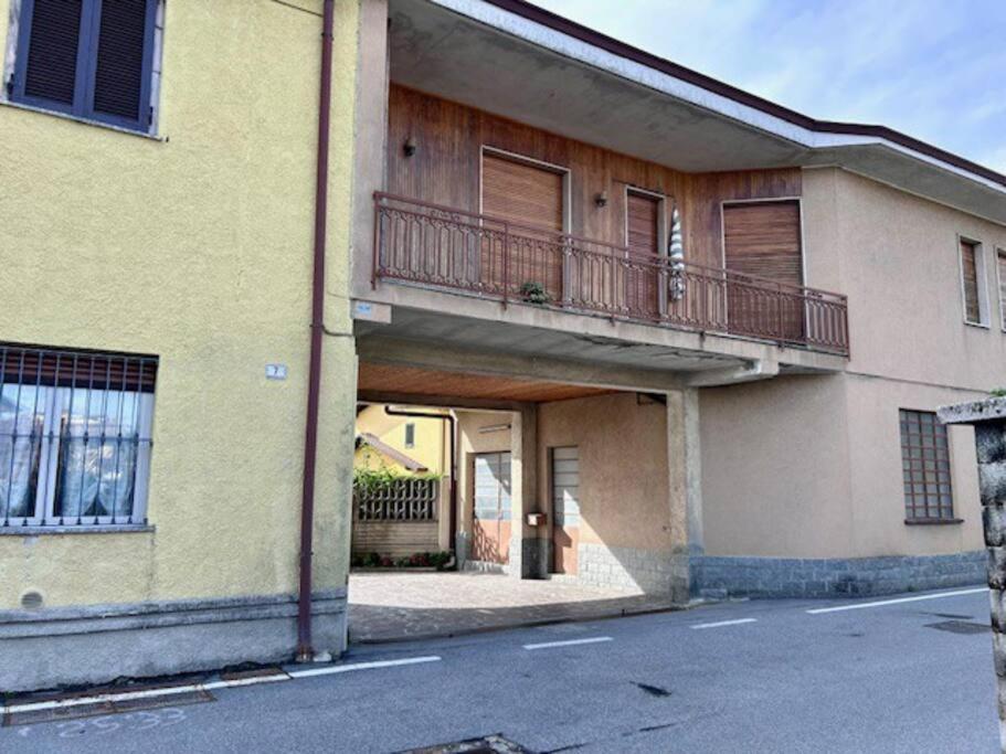 Casa Lucia A Carugo Apartamento Exterior foto
